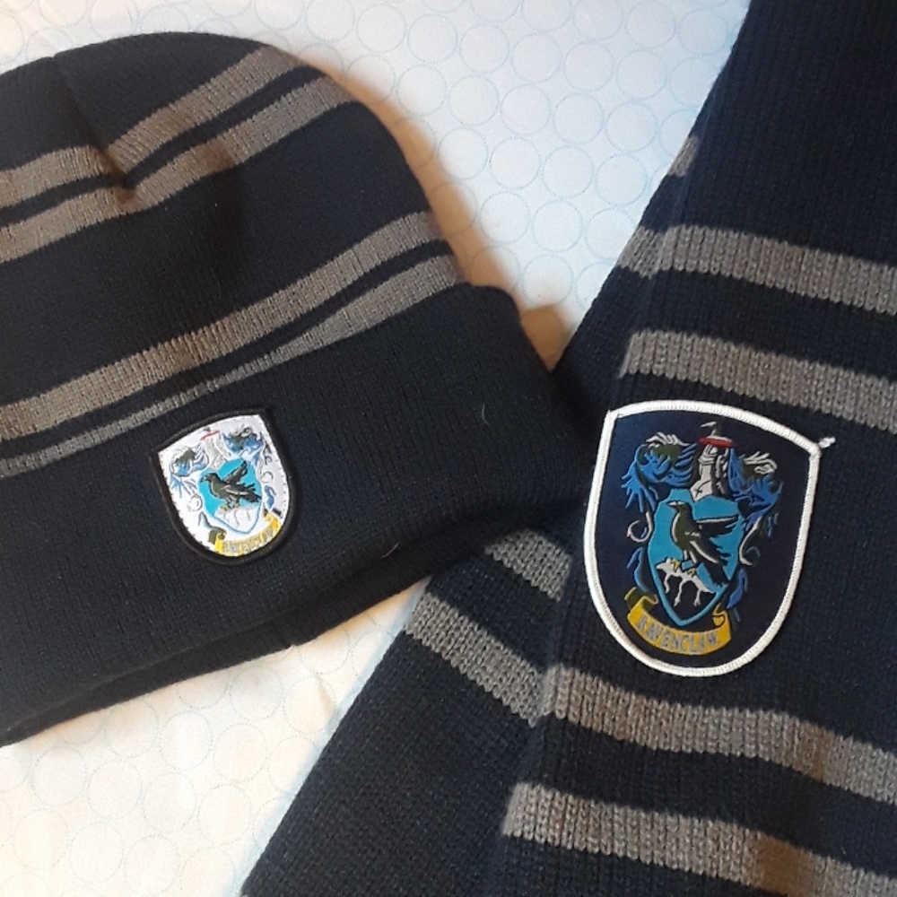 Ravenclaw House scarf & hat set
